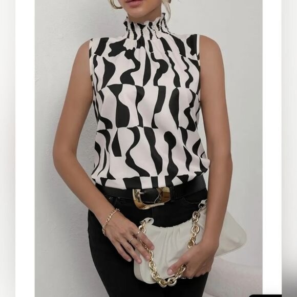 Chic Summer Elegance: Shirred High-Neck Striped Tank Top - Picture 2 of 7